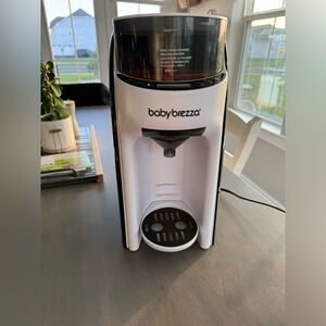 Baby brezza formula maker